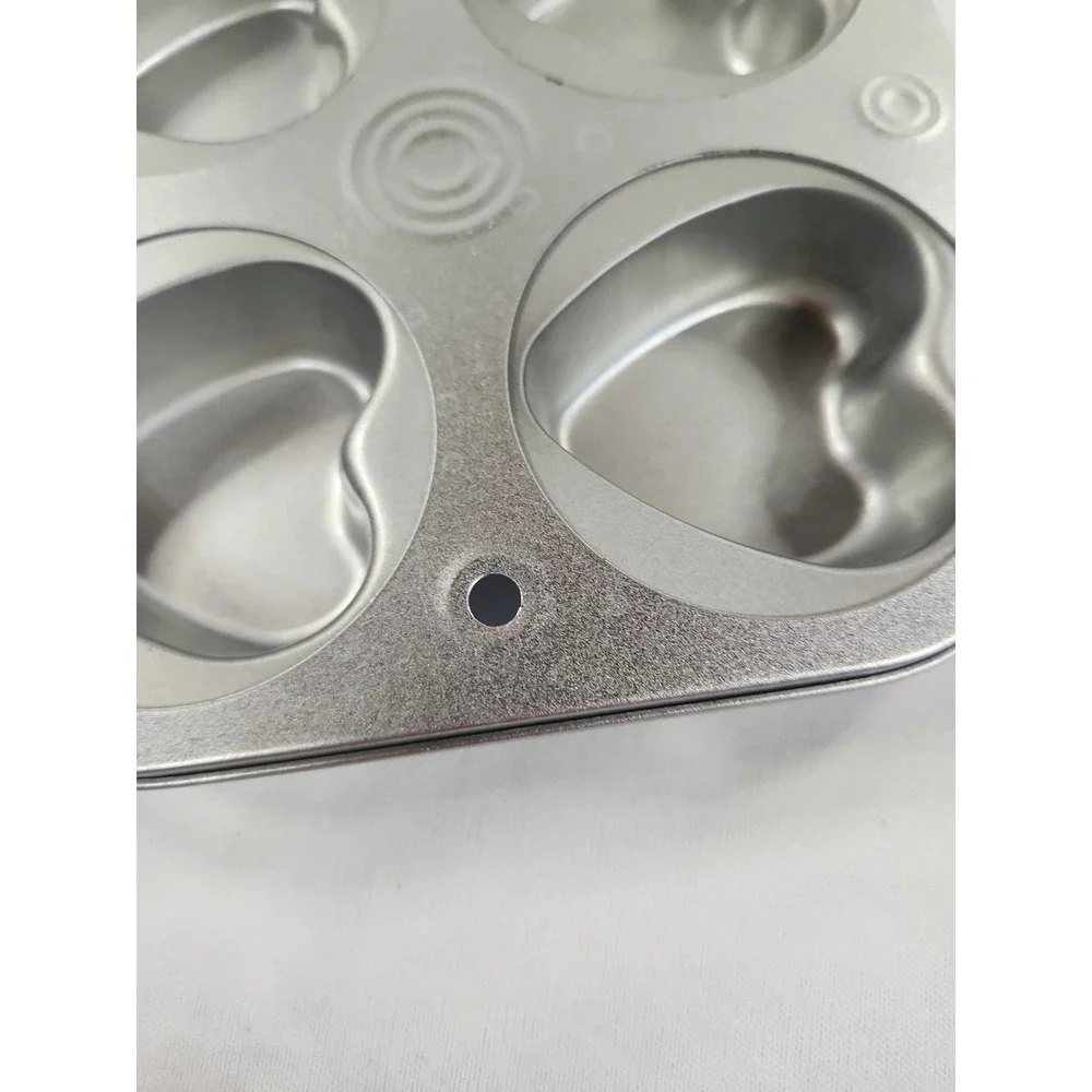 The Unbranded Brand aluminum heart